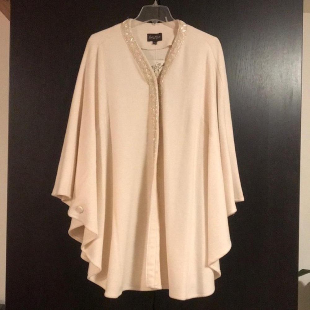 🎉HP🎊Patti Labelle Wool Cream Cape Jacket